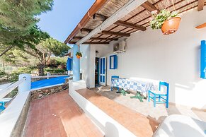 Holiday Eolie Village