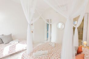 Holiday Eolie Village