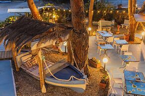 Holiday Eolie Village