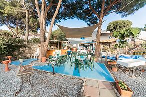 Holiday Eolie Village