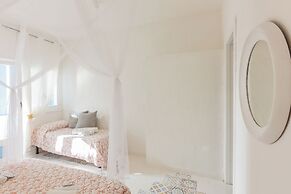 Holiday Eolie Village