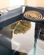 Holiday Eolie Village