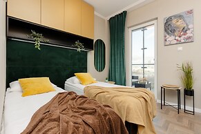 Glamour Studio With Parking by Renters