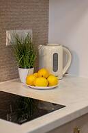 Glamour Studio With Parking by Renters