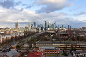 Glamour Studio With Parking by Renters