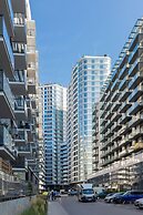 Glamour Studio With Parking by Renters