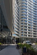 Glamour Studio With Parking by Renters