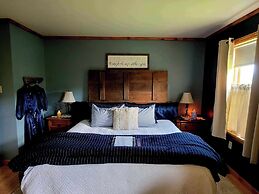 The Pause Bed & Breakfast