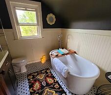 The Pause Bed & Breakfast