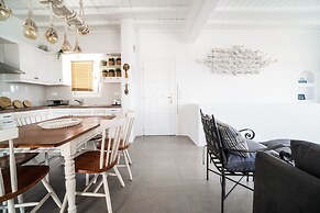 Mykonian Exclusive 3Bd Villa with Pool