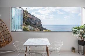 Sesimbra Beach House by Saudade