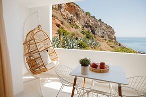 Sesimbra Beach House by Saudade