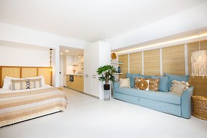 Sesimbra Beach House by Saudade