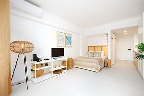 Sesimbra Beach House by Saudade
