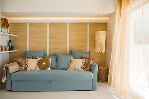 Sesimbra Beach House by Saudade