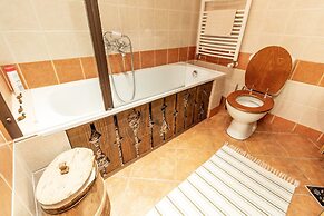 Barn Guesthouse Csíkdelne