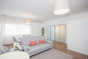 Liiiving - Light Trendy Apartment