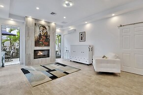 Lynora's Luxe Estate Modern Design