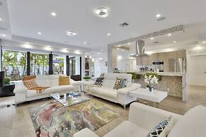 Lynora's Luxe Estate Modern Design