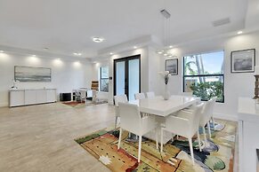 Lynora's Luxe Estate Modern Design