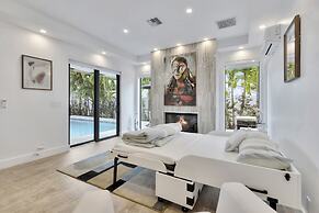 Lynora's Luxe Estate Modern Design