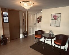 Navanakorn Aomsin Hotel near Big C Super