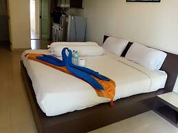 Navanakorn Aomsin Hotel near Big C Super