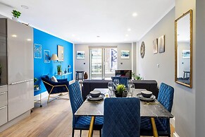 Beautiful Canal Side Notting Hill Abode With Terrace