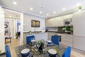 Beautiful Canal Side Notting Hill Abode With Terrace