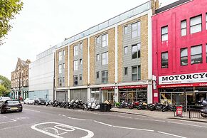 Beautiful Canal Side Notting Hill Abode With Terrace