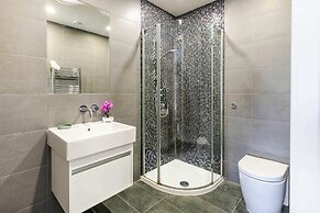 Beautiful Canal Side Notting Hill Abode With Terrace