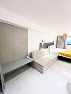 Arpoar Suites By Day By Day