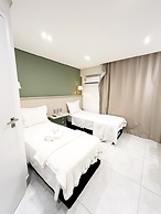 Arpoar Suites By Day By Day