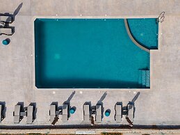 Evripus Suites Hotel