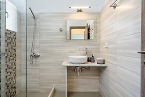 Evripus Suites Hotel