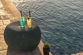 Evripus Suites Hotel