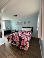 Pete's Lakefront Motel