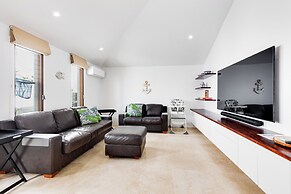Lux Tropical Haven Mooloolaba Moonda5