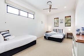 Lux Tropical Haven Mooloolaba Moonda5