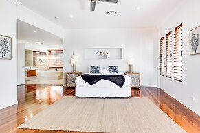 Lux Tropical Haven Mooloolaba Moonda5