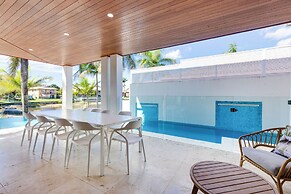 Lux Tropical Haven Mooloolaba Moonda5
