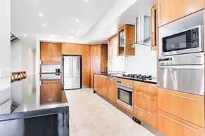 Lux Tropical Haven Mooloolaba Moonda5