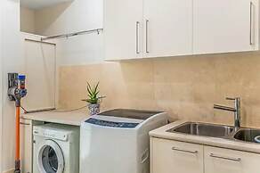 Lux Tropical Haven Mooloolaba Moonda5