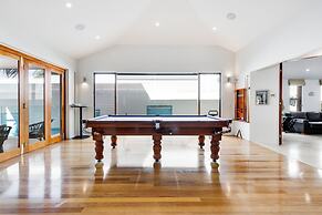 Lux Tropical Haven Mooloolaba Moonda5