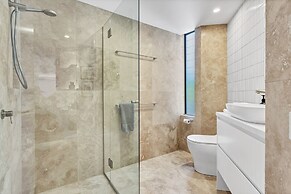 EXCEPTIONAL MOOLOOLABA BEACH APT-BEACH01