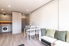 Central Studio w Balcony 10 min to Lara Beach