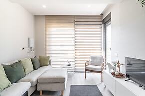 Central Studio w Balcony 10 min to Lara Beach