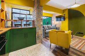 Flat w Jacuzzi and Backyard 6 min to Kadikoy Coast