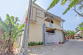 OYO Life 93034 Ayri Home