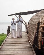 Spice Coast Cruises CGH Earth-Houseboat